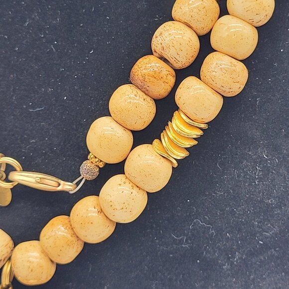 Beaded Necklace With Gold-Edged Stone Arrowhead Pendant *Flaw - Picture 4 of 13